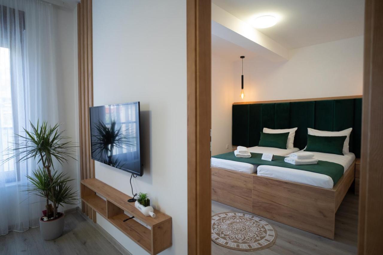 Apartments And Rooms Smile Mostar Extérieur photo